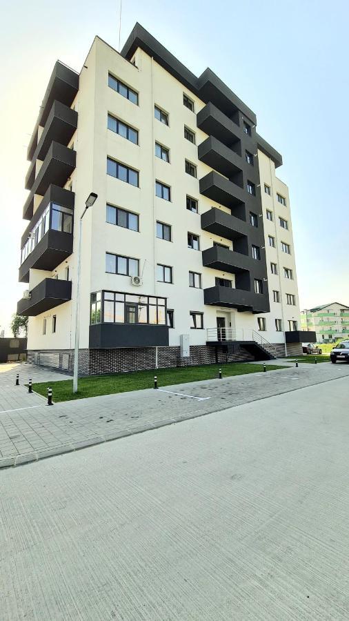 Bright Stylish Apartment In Pitesti Luaran gambar